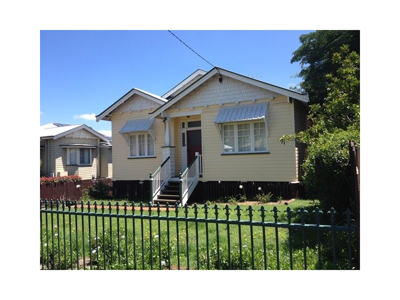 55 Bridge Street, Mount Lofty QLD 4350