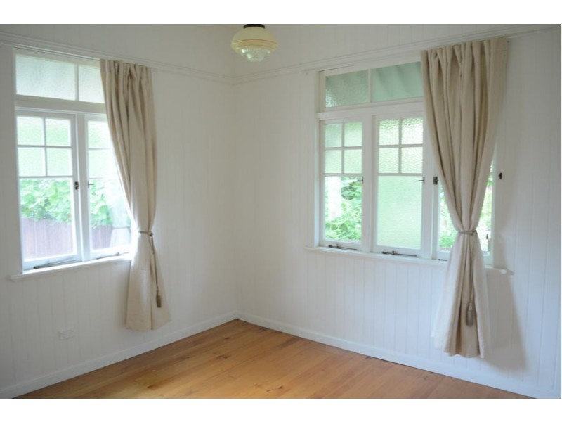 55 Bridge Street, Mount Lofty QLD 4350