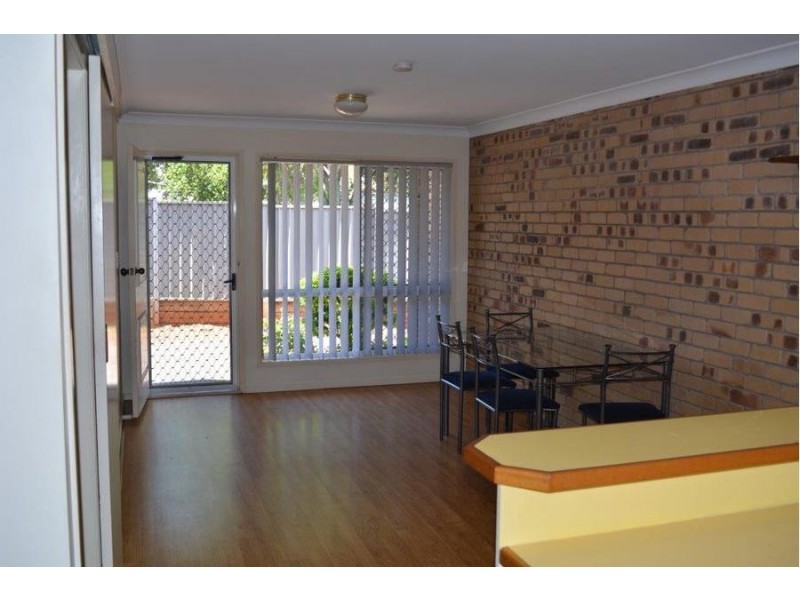 4/233 Hume Street, South Toowoomba QLD 4350