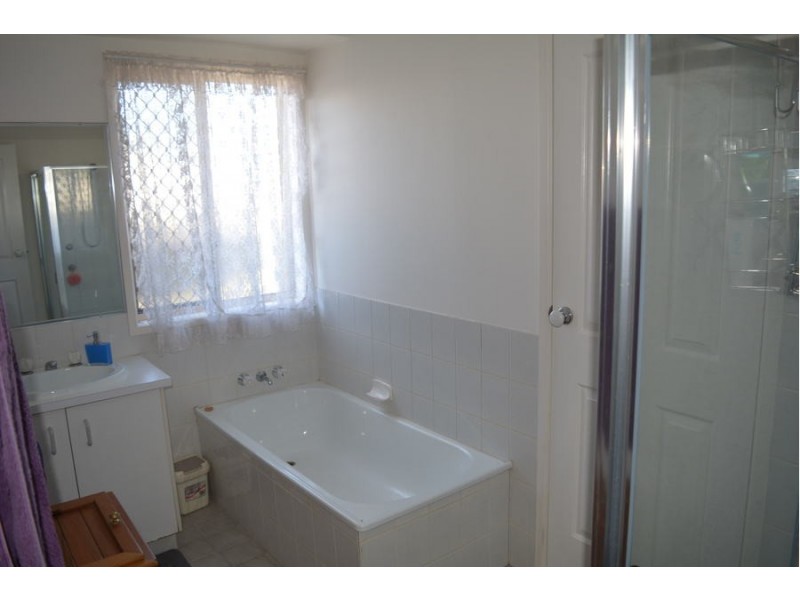 593 Greenwattle Street, Glenvale QLD 4350