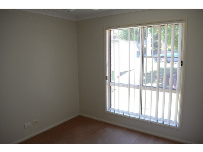 2/394 West Street, Kearneys Spring QLD 4350