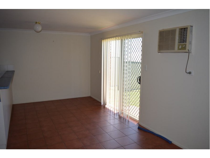 2/394 West Street, Kearneys Spring QLD 4350