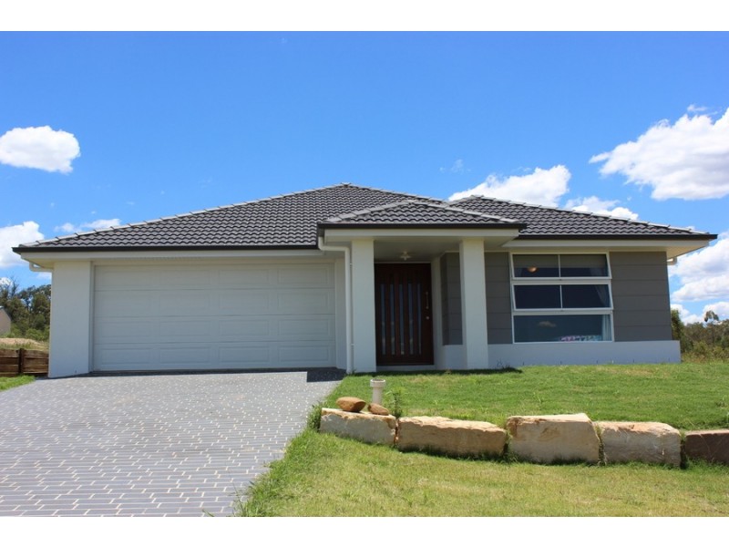 16 Wilkinson Place, Grantham QLD 4347