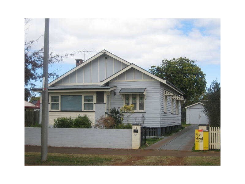 74 Taylor Street, Newtown QLD 4350