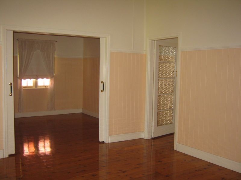 74 Taylor Street, Newtown QLD 4350