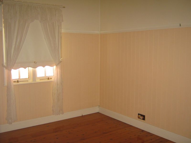 74 Taylor Street, Newtown QLD 4350