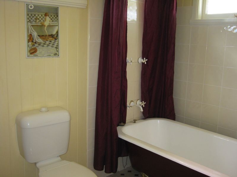 74 Taylor Street, Newtown QLD 4350