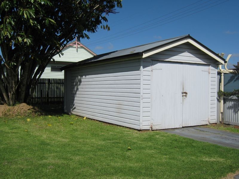 74 Taylor Street, Newtown QLD 4350