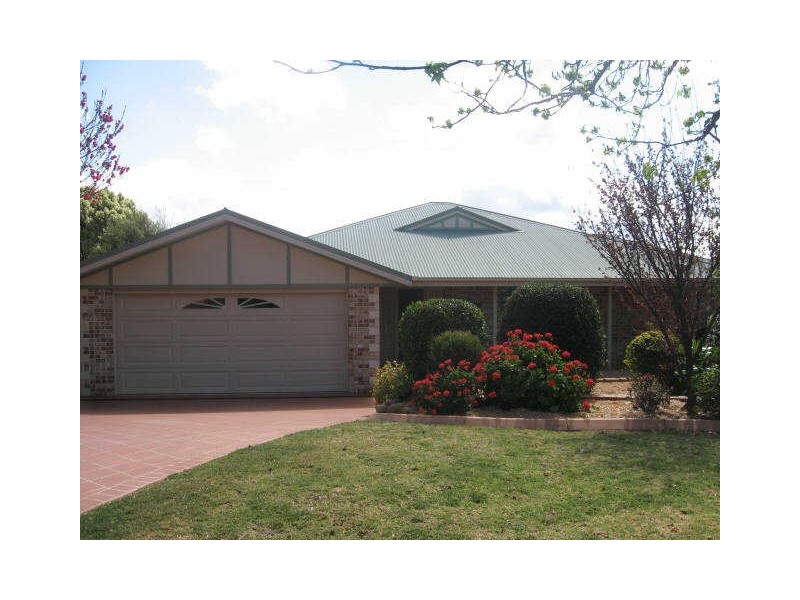 3 Shamrock Court, Middle Ridge QLD 4350