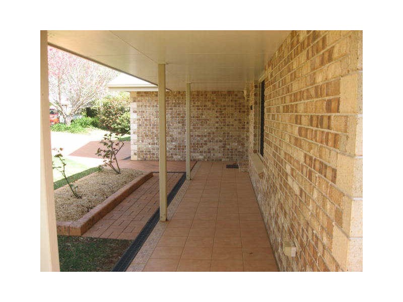 3 Shamrock Court, Middle Ridge QLD 4350