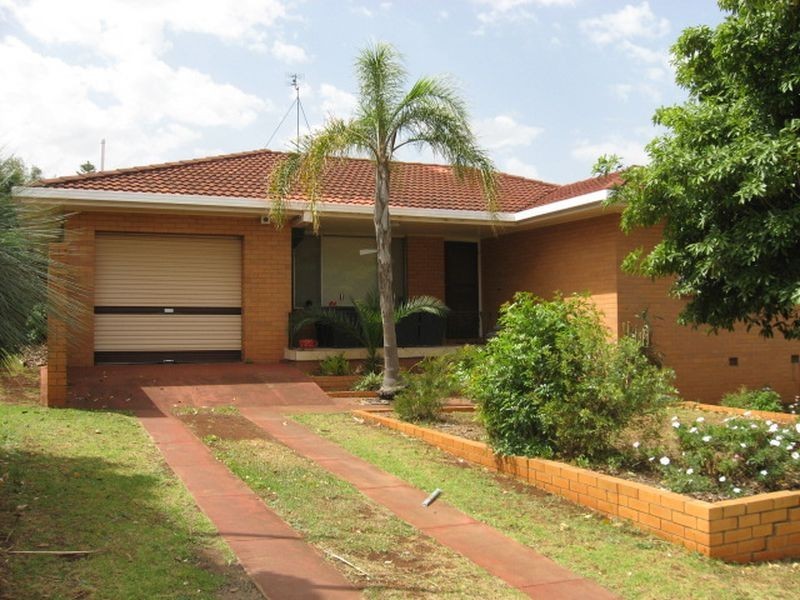 49 Debra Street, Centenary Heights QLD 4350