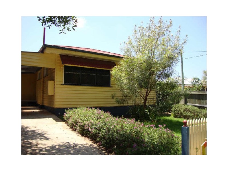 4 Wyndham Street, North Toowoomba QLD 4350
