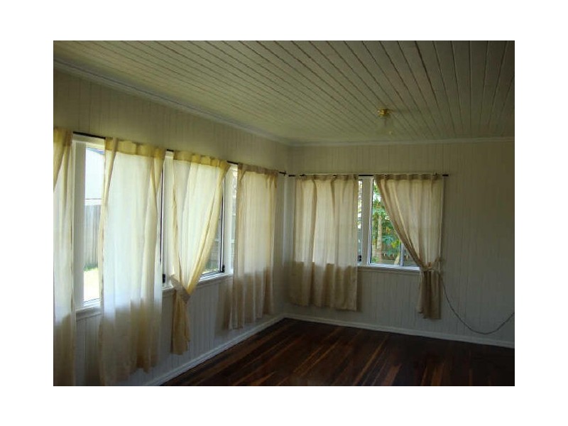 4 Wyndham Street, North Toowoomba QLD 4350