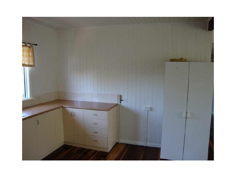 4 Wyndham Street, North Toowoomba QLD 4350