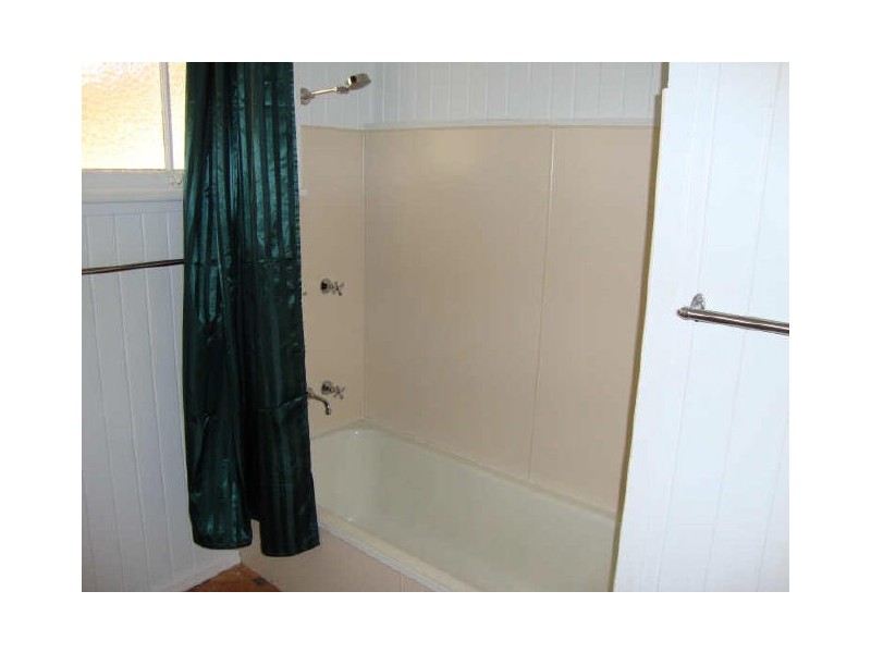 4 Wyndham Street, North Toowoomba QLD 4350