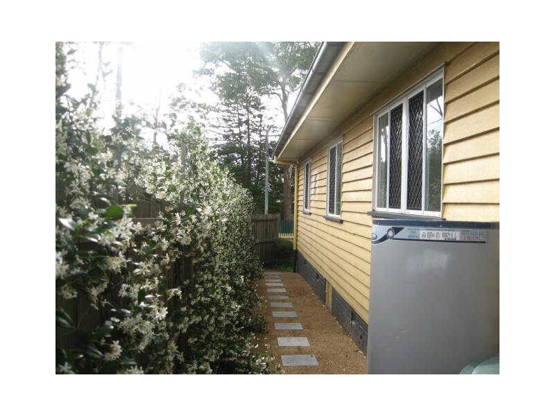 4 Wyndham Street, North Toowoomba QLD 4350