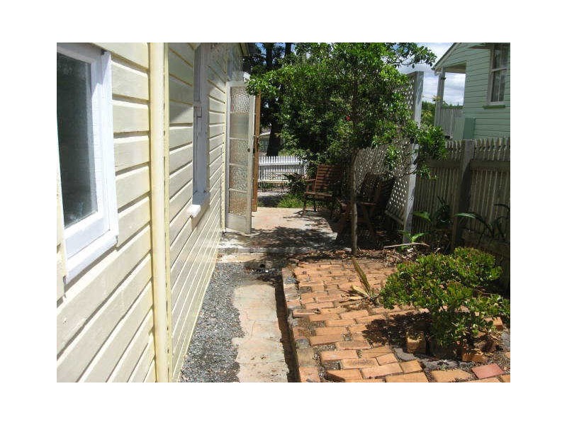 18 Suffolk Street, East Toowoomba QLD 4350