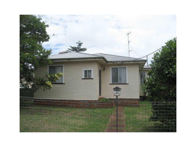 21 Fourth Avenue, Harristown QLD 4350