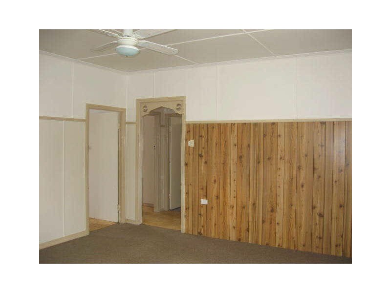 21 Fourth Avenue, Harristown QLD 4350
