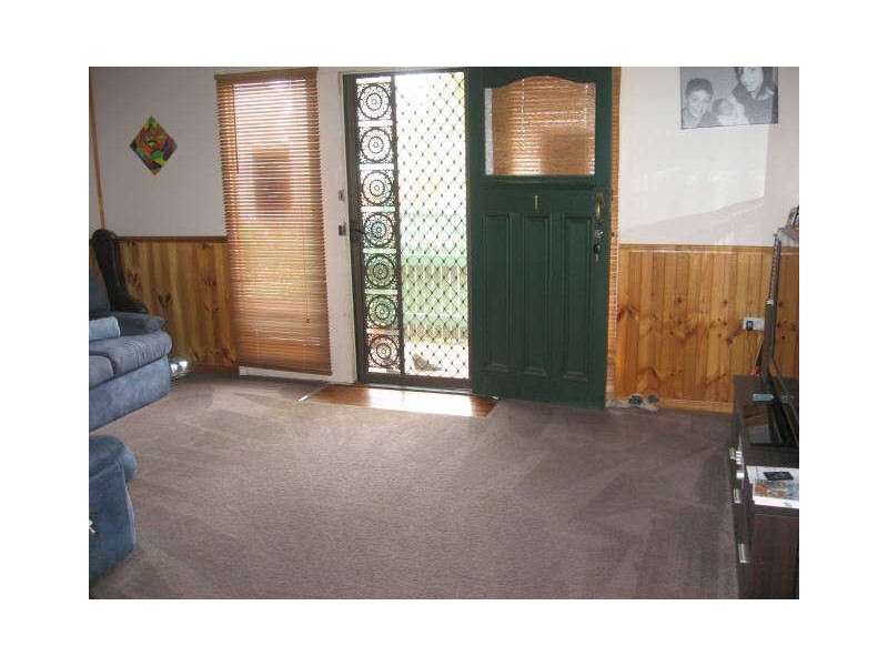 1 Loch Street, CENTENARY HEIGHTS, Toowoomba QLD 4350