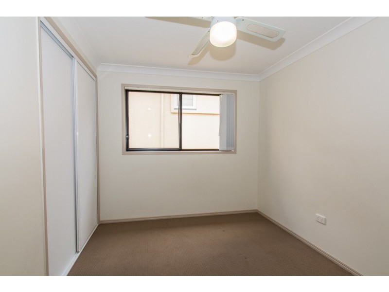 33 Henderson Street, Newtown QLD 4350