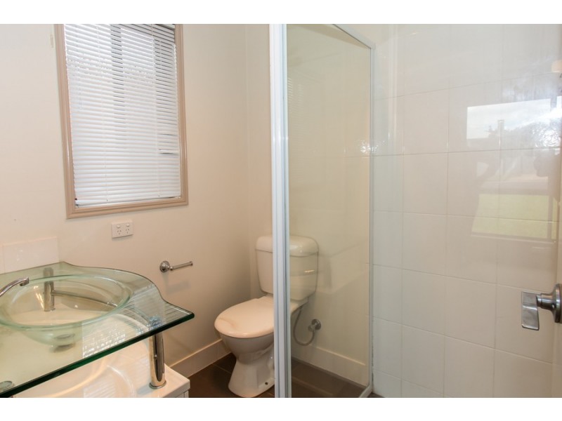 33 Henderson Street, Newtown QLD 4350