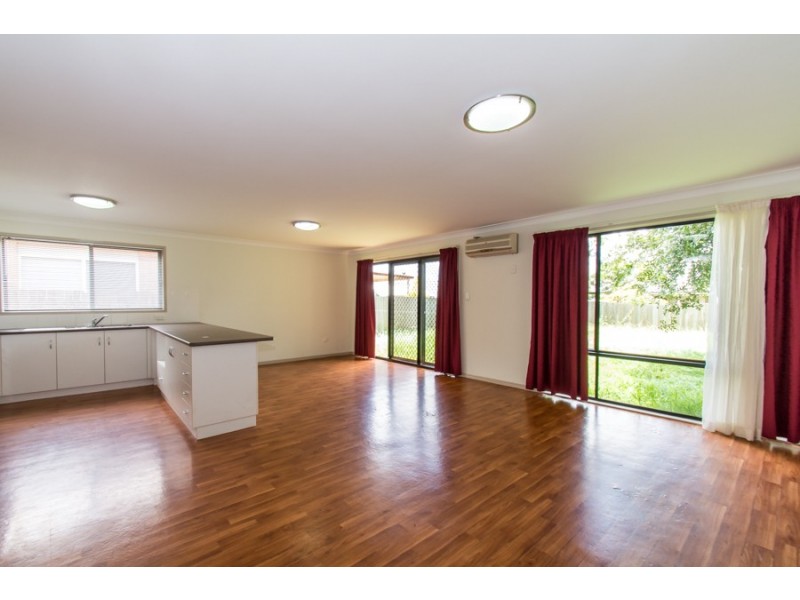 33 Henderson Street, Newtown QLD 4350