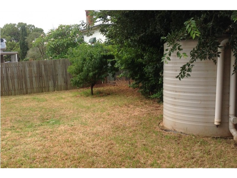 33 Henderson Street, Newtown QLD 4350