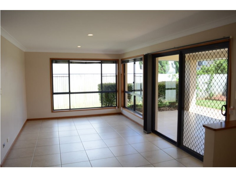 15 Fadden Crescent, Middle Ridge QLD 4350