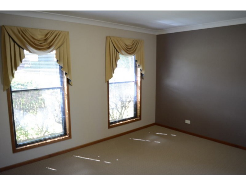 15 Fadden Crescent, Middle Ridge QLD 4350