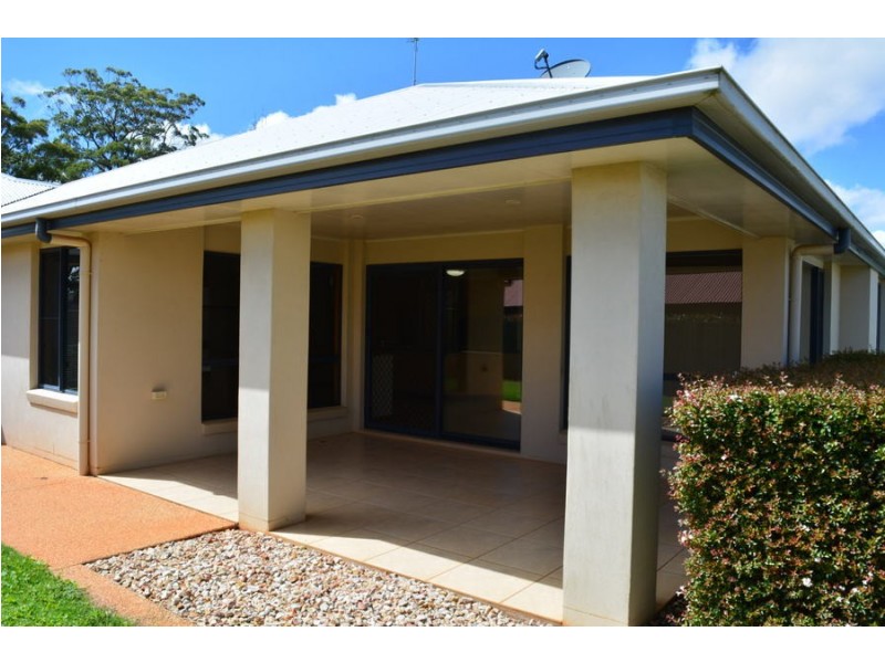 15 Fadden Crescent, Middle Ridge QLD 4350
