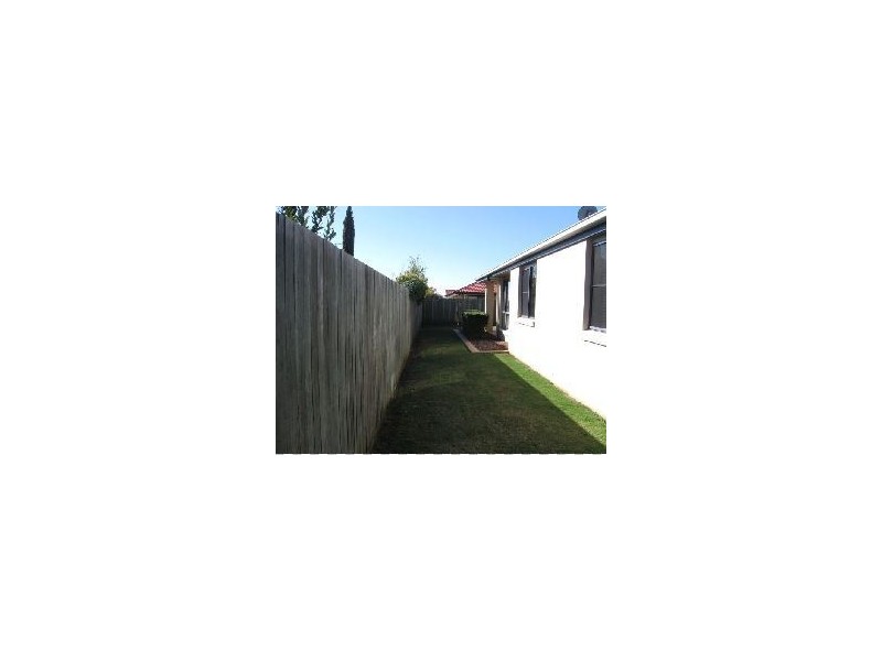 15 Fadden Crescent, Middle Ridge QLD 4350