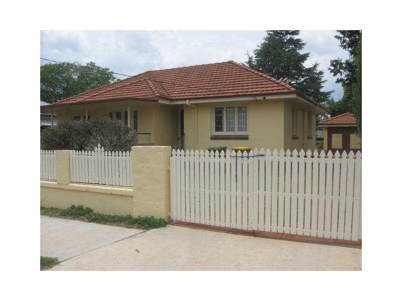 30 Farquharson Street, Harristown QLD 4350