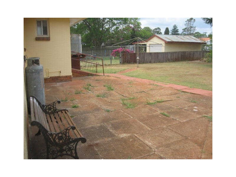 30 Farquharson Street, Harristown QLD 4350