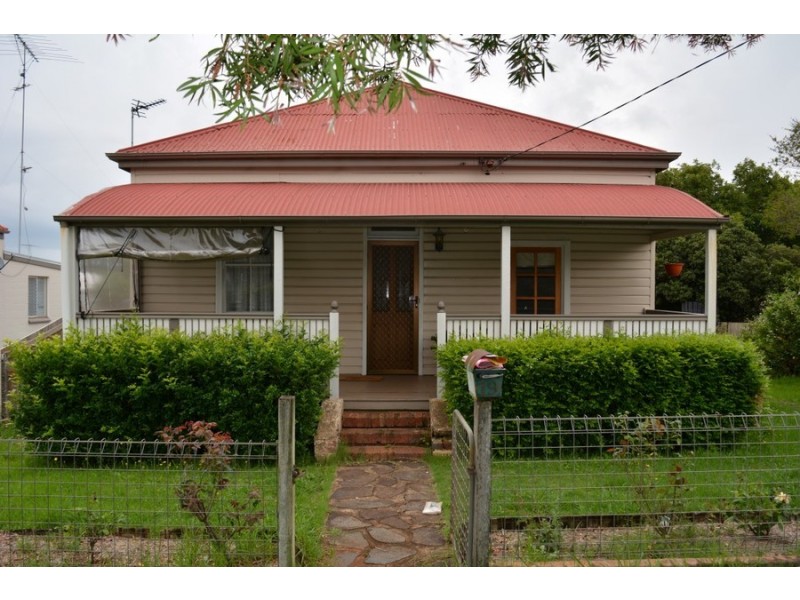 19 Edward Street, East Toowoomba QLD 4350