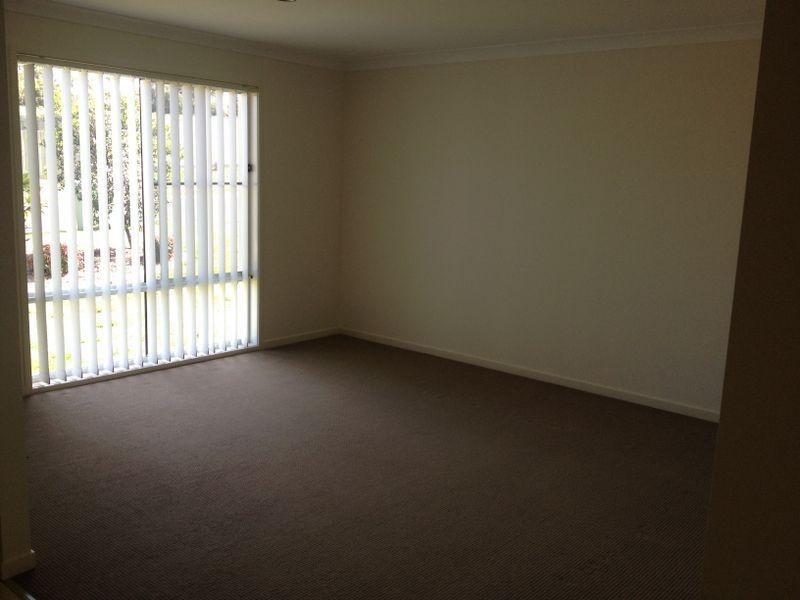 8 Huon Drive, Glenvale QLD 4350