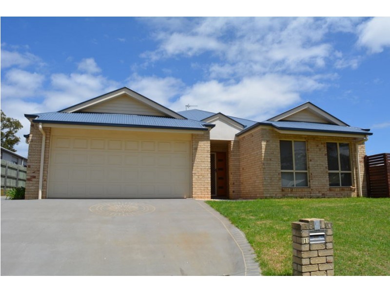 1/9 Sambar Court, Kearneys Spring QLD 4350