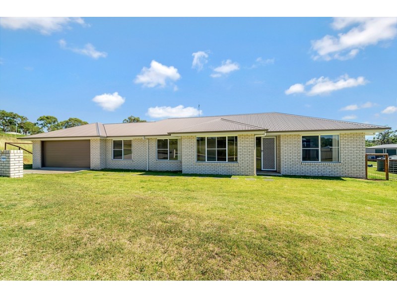 26 Phipps Drive, Acland QLD 4401