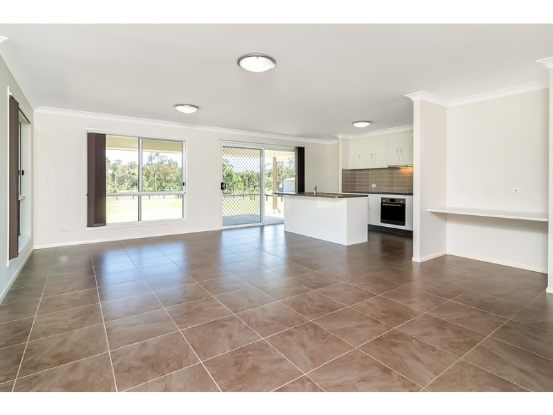 26 Phipps Drive, Acland QLD 4401