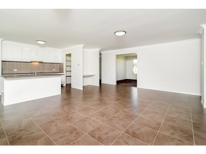 26 Phipps Drive, Acland QLD 4401