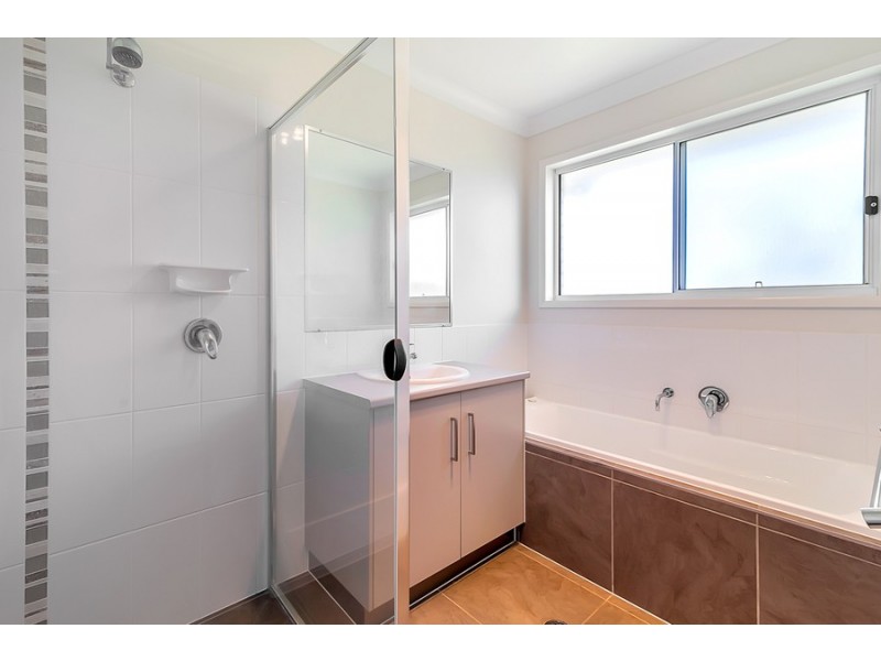 26 Phipps Drive, Acland QLD 4401