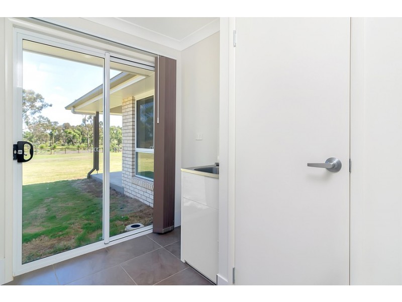 26 Phipps Drive, Acland QLD 4401
