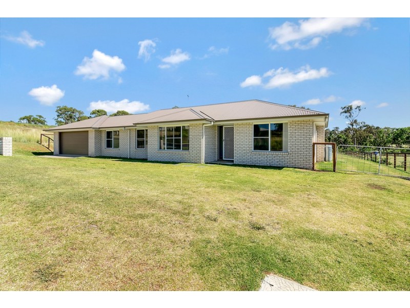 26 Phipps Drive, Acland QLD 4401