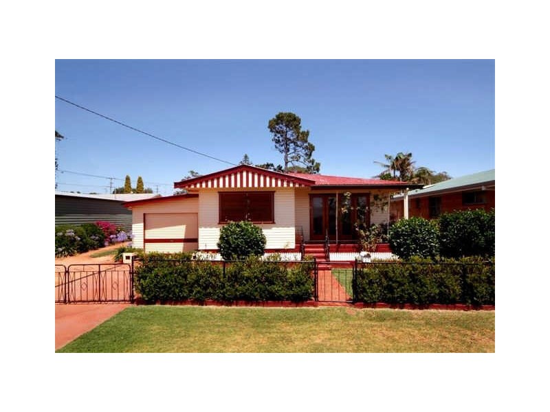 27 Skehan Street, Centenary Heights QLD 4350