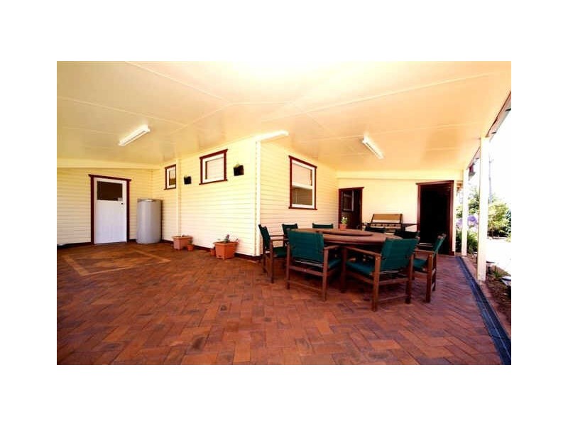 27 Skehan Street, Centenary Heights QLD 4350