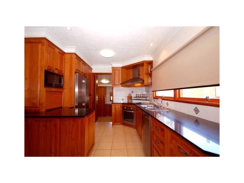 27 Skehan Street, Centenary Heights QLD 4350