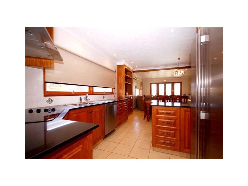 27 Skehan Street, Centenary Heights QLD 4350