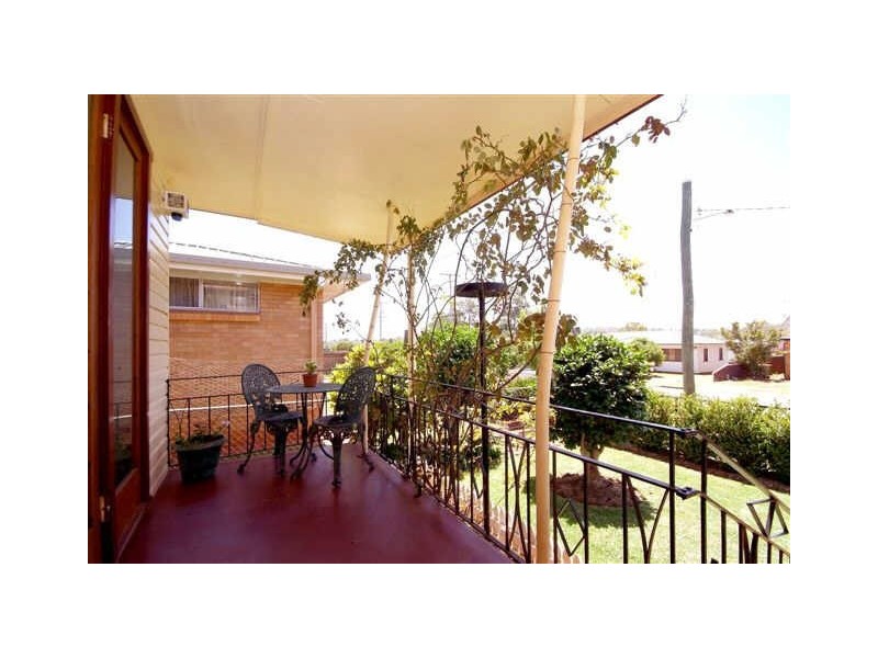 27 Skehan Street, Centenary Heights QLD 4350