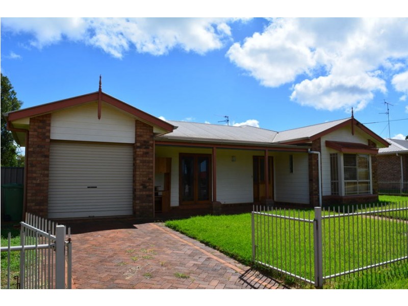 109 Hursley Road, Glenvale QLD 4350