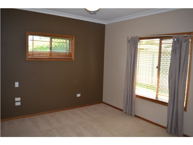 109 Hursley Road, Glenvale QLD 4350